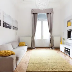  Appartement Bpr Sophisticated Astoria With Balcony