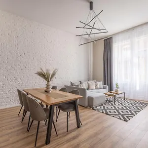 Exclusive Stylish By Prestige Homes Next To The Oktogon Budapest